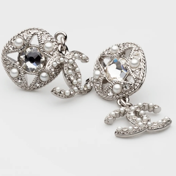 🆕 SOLD !!!! CHANEL Runway Spring /Summer 22 - Picture 8 of 12